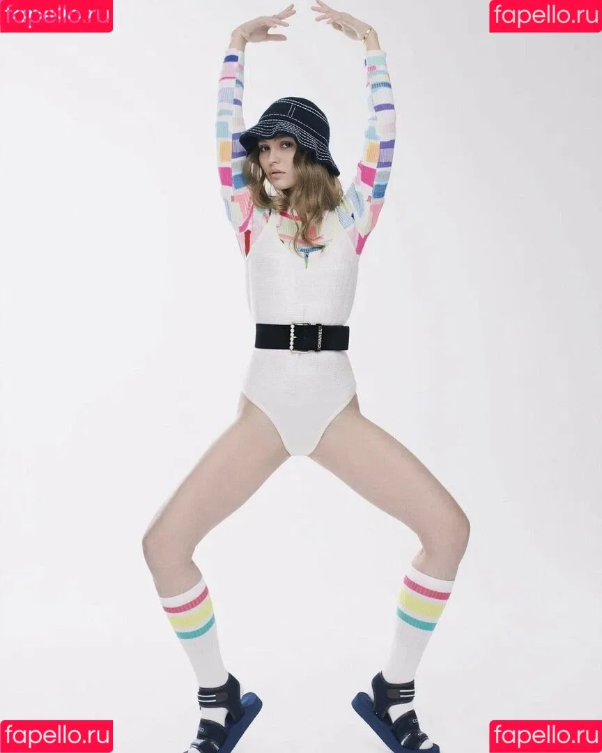 Lily-Rose Depp Onlyfans Photo Gallery 