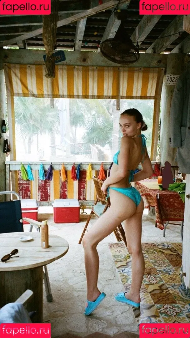 Lily-Rose Depp Onlyfans Photo Gallery 
