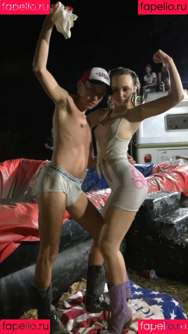 Lily-Rose Depp Onlyfans Photo Gallery 