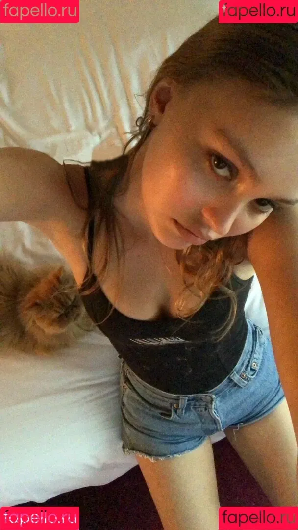 Lily-Rose Depp Onlyfans Photo Gallery 