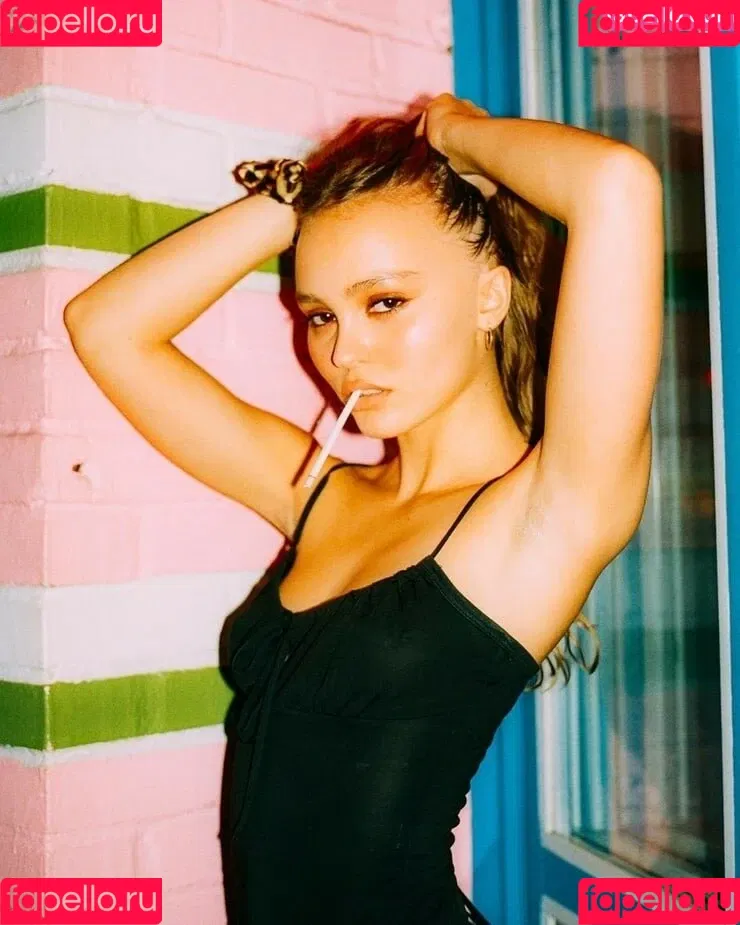 Lily-Rose Depp Onlyfans Photo Gallery 