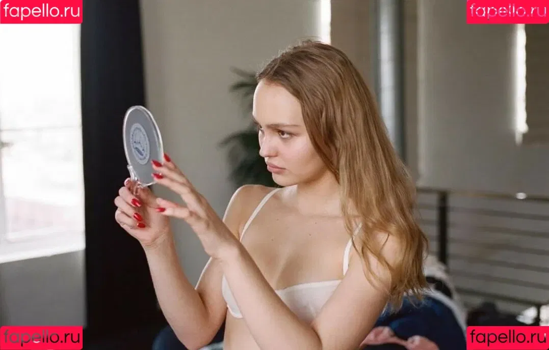 Lily-Rose Depp Onlyfans Photo Gallery 