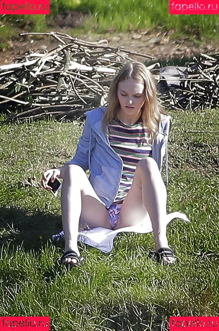 Lily-Rose Depp Onlyfans Photo Gallery 