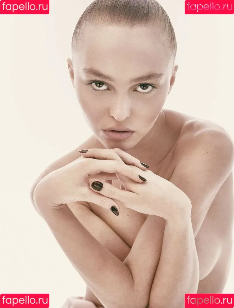 Lily-Rose Depp Onlyfans Photo Gallery 