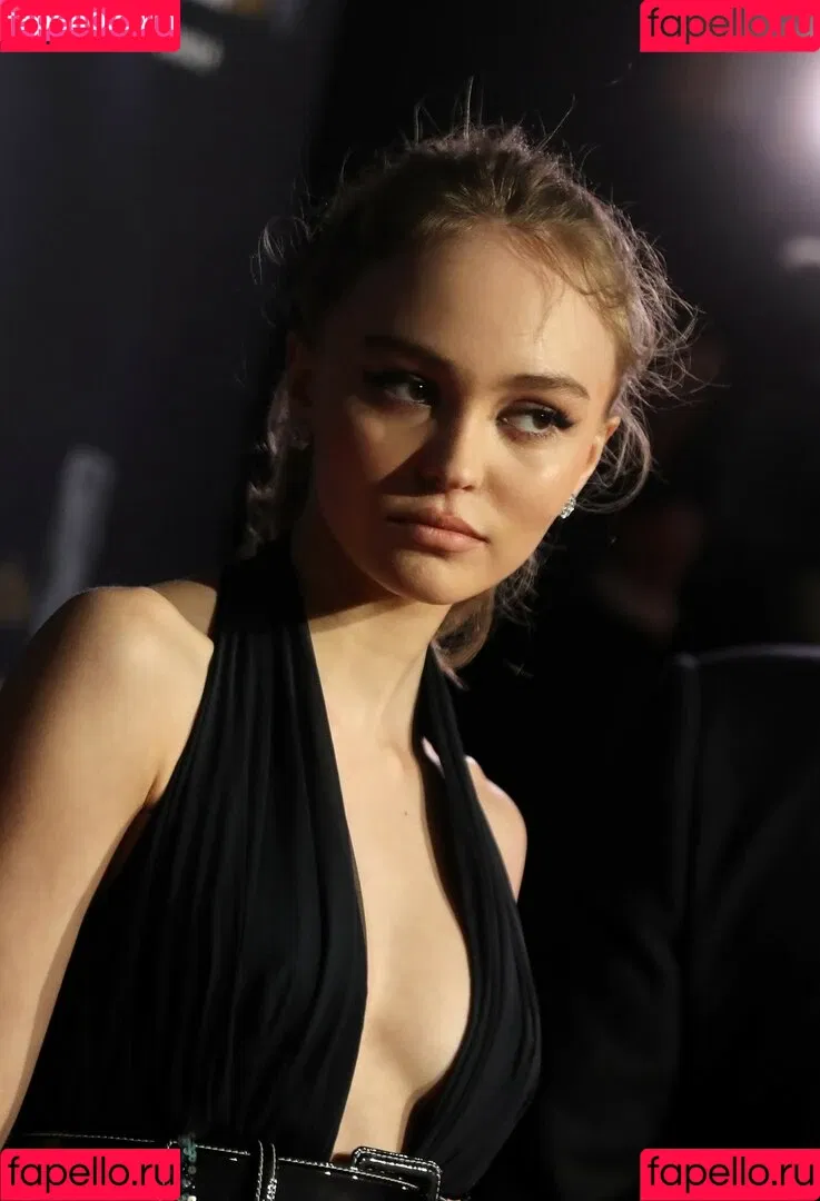 Lily-Rose Depp Onlyfans Photo Gallery 