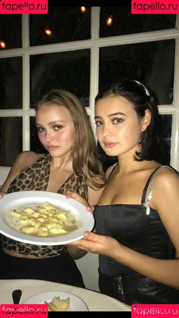 Lily-Rose Depp Onlyfans Photo Gallery 