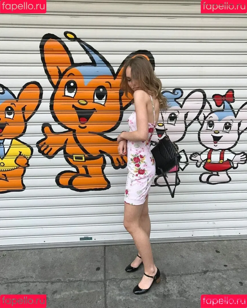 Lily-Rose Depp Onlyfans Photo Gallery 