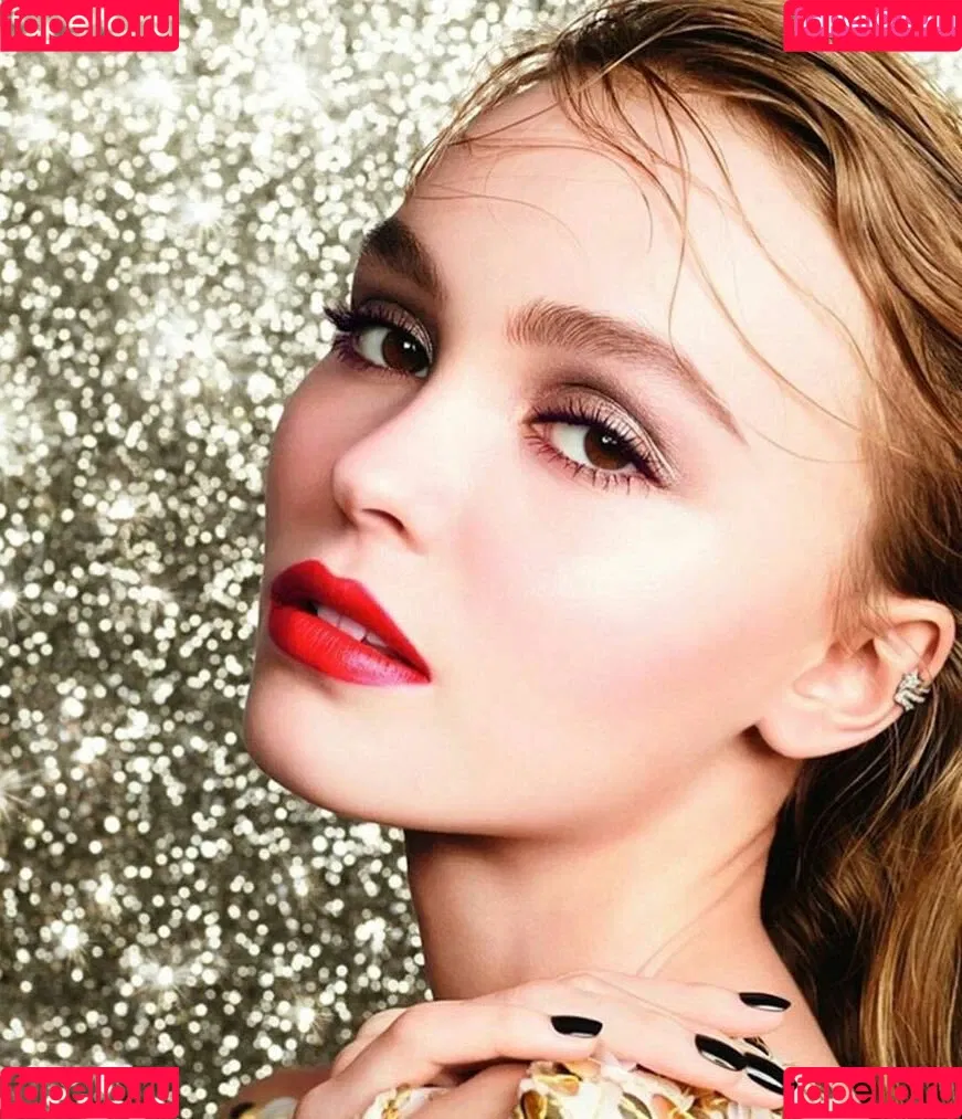Lily-Rose Depp Onlyfans Photo Gallery 