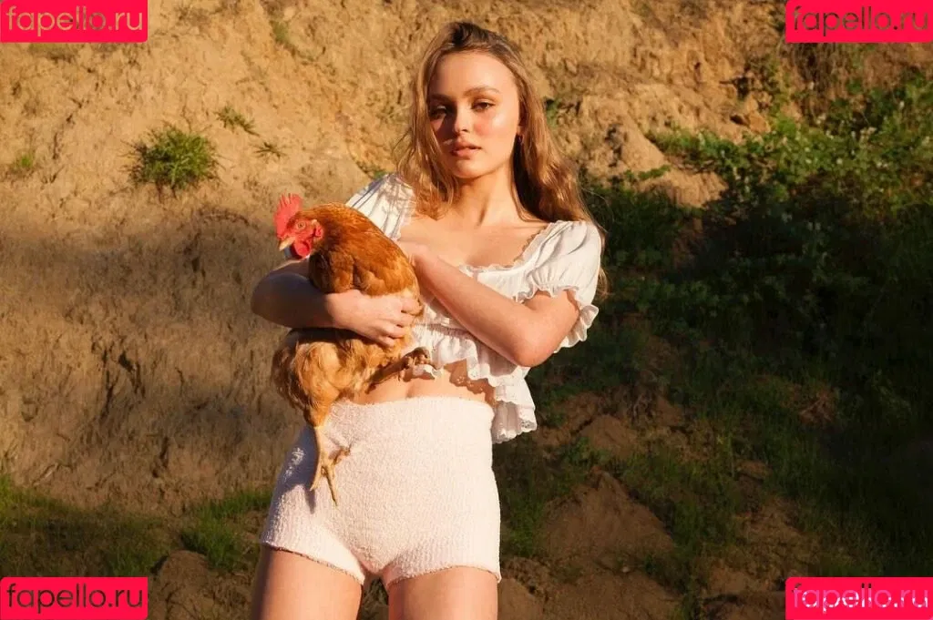 Lily-Rose Depp Onlyfans Photo Gallery 
