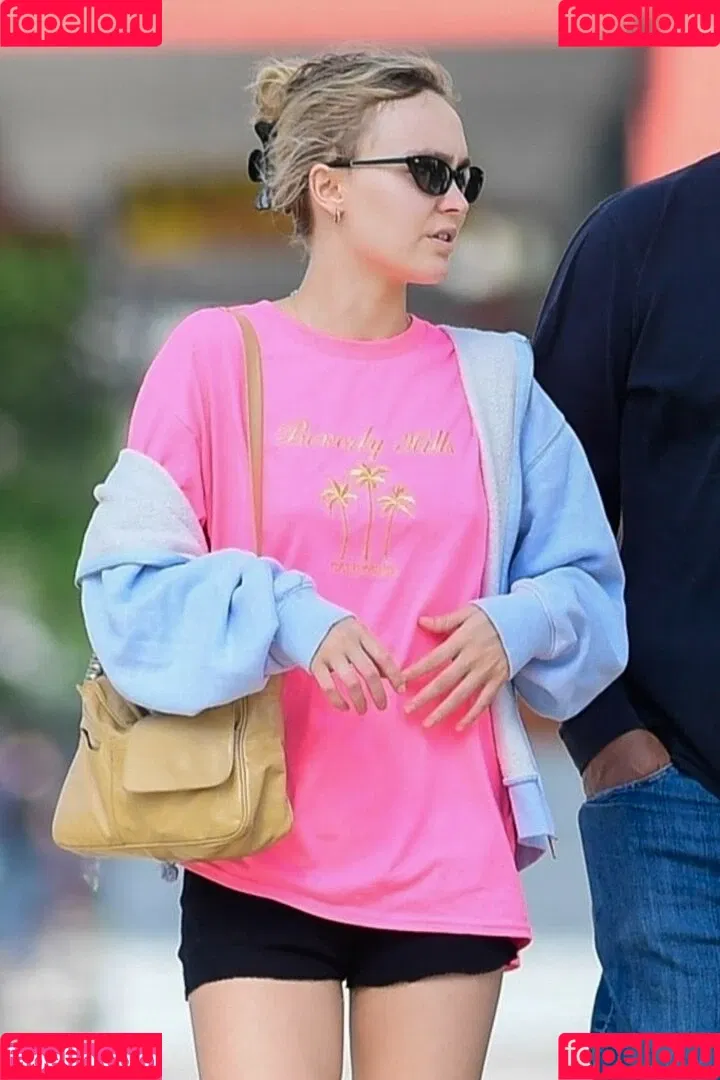 Lily-Rose Depp Onlyfans Photo Gallery 