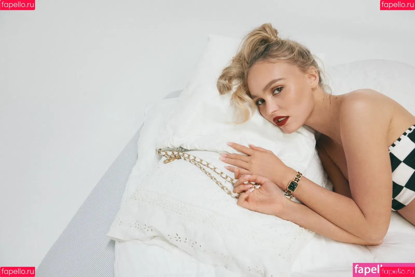 Lily-Rose Depp Onlyfans Photo Gallery 