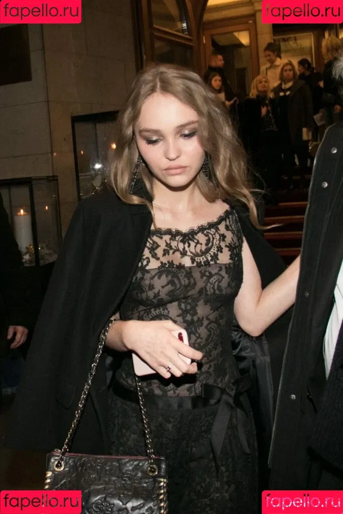 Lily-Rose Depp Onlyfans Photo Gallery 