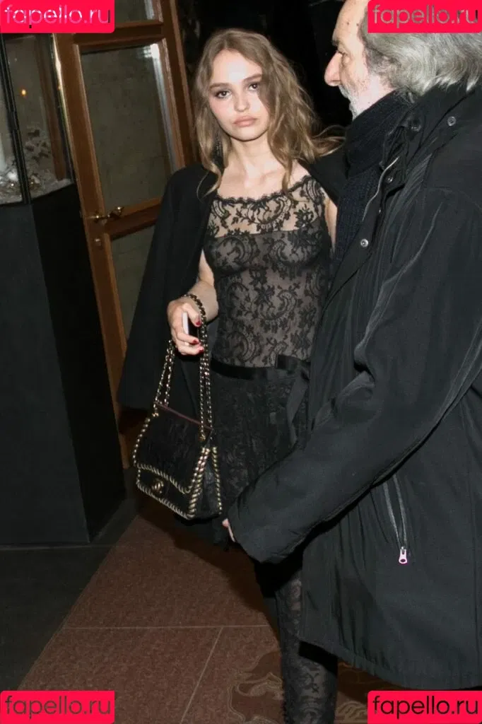 Lily-Rose Depp Onlyfans Photo Gallery 