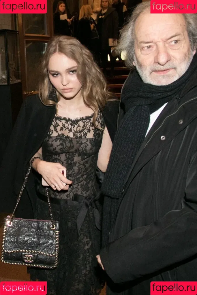 Lily-Rose Depp Onlyfans Photo Gallery 