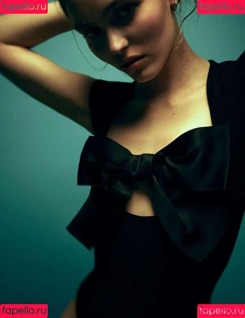 Lily-Rose Depp Onlyfans Photo Gallery 