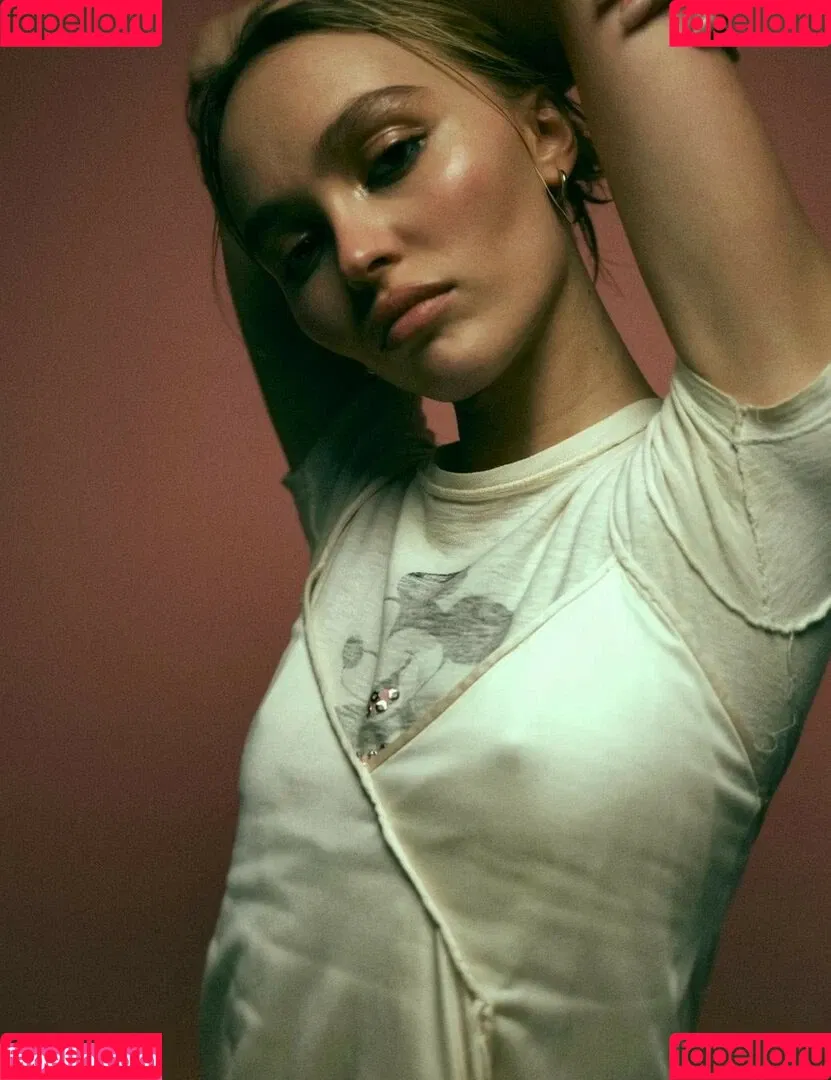 Lily-Rose Depp Onlyfans Photo Gallery 