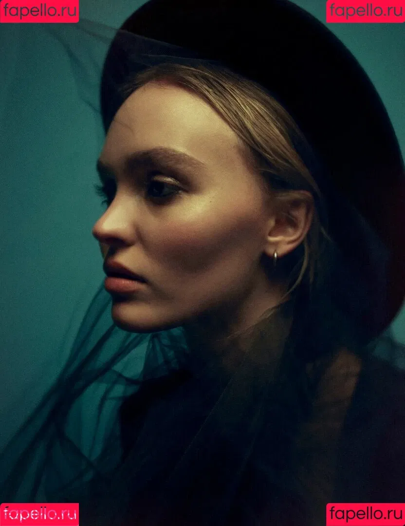 Lily-Rose Depp Onlyfans Photo Gallery 