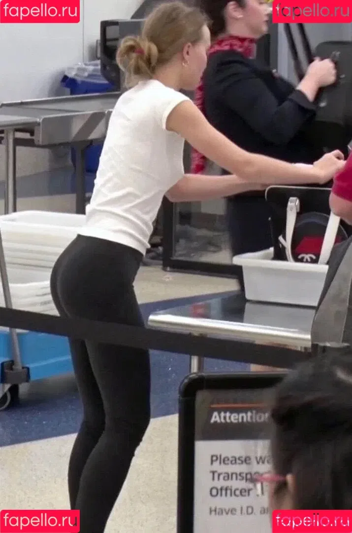 Lily-Rose Depp Onlyfans Photo Gallery 