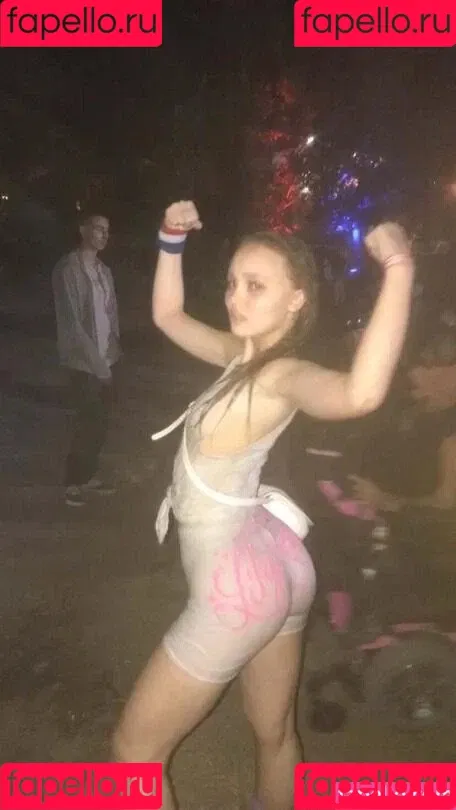 Lily-Rose Depp Onlyfans Photo Gallery 