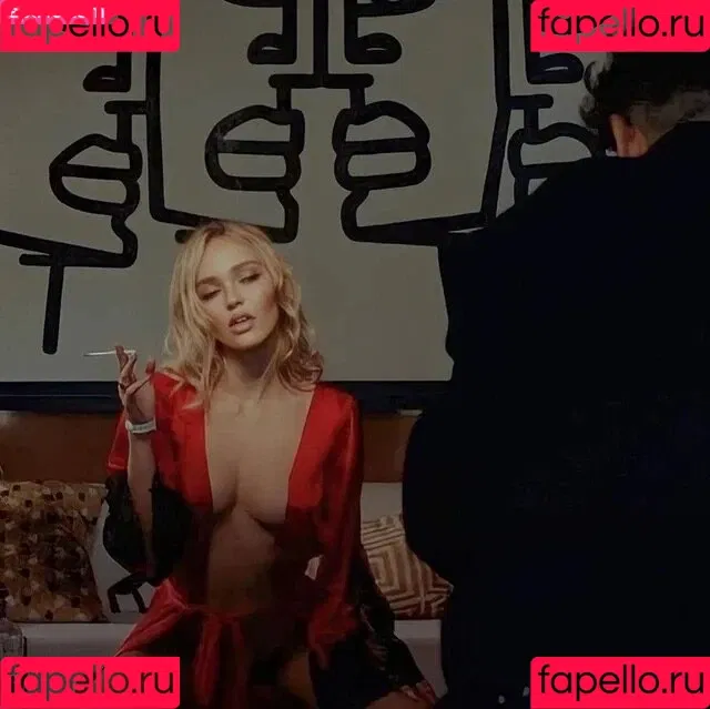 Lily-Rose Depp Onlyfans Photo Gallery 