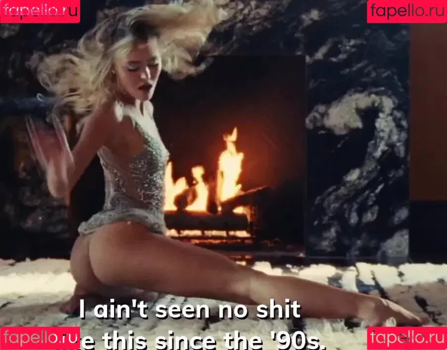 Lily-Rose Depp Onlyfans Photo Gallery 