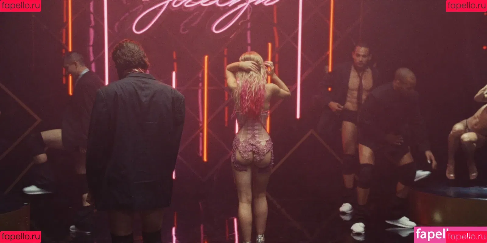 Lily-Rose Depp Onlyfans Photo Gallery 