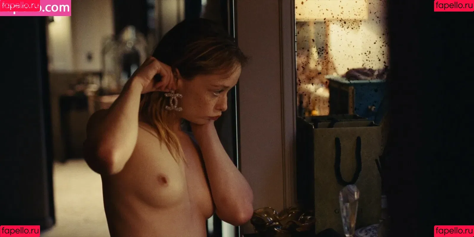 Lily-Rose Depp Onlyfans Photo Gallery 