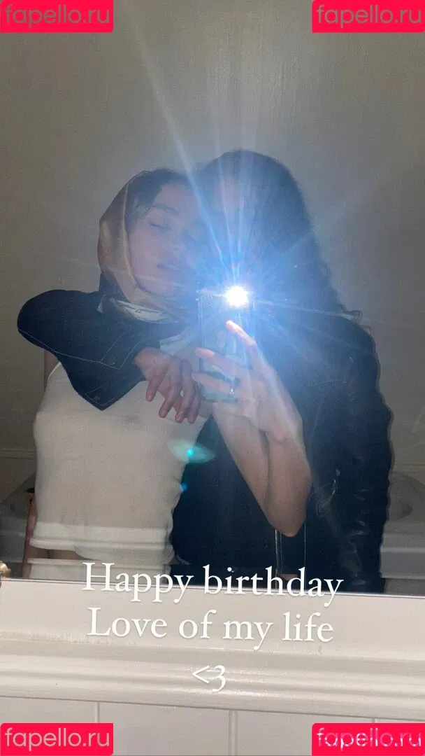 Lily-Rose Depp Onlyfans Photo Gallery 
