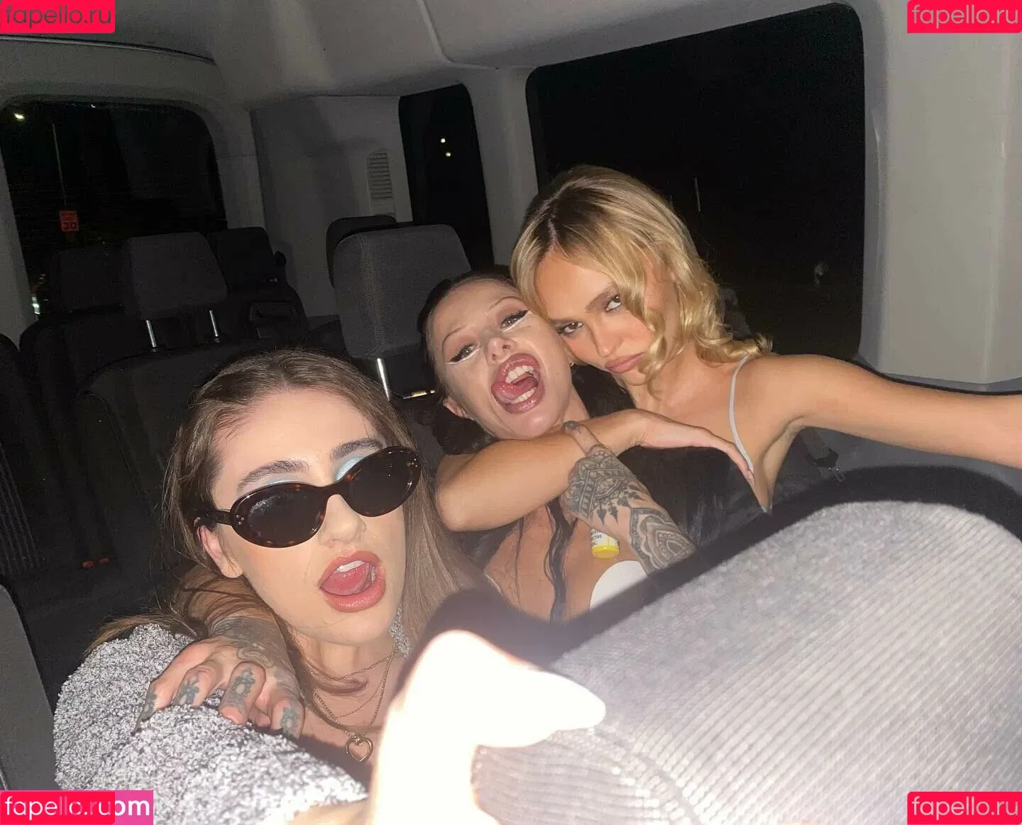 Lily-Rose Depp Onlyfans Photo Gallery 