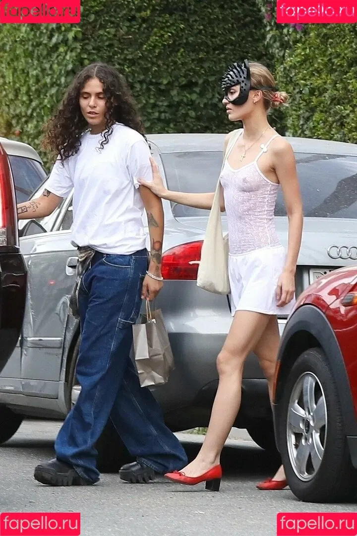 Lily-Rose Depp Onlyfans Photo Gallery 
