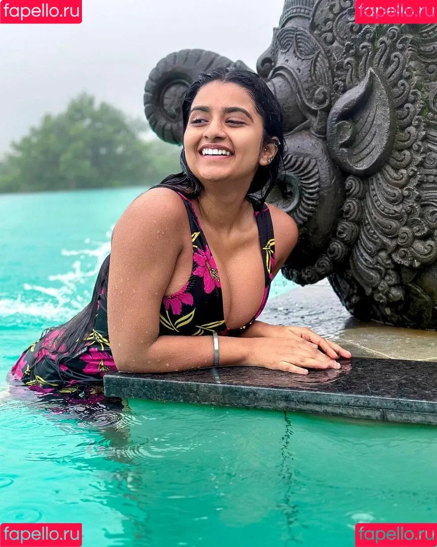 Suhana Khan Onlyfans Photo Gallery 