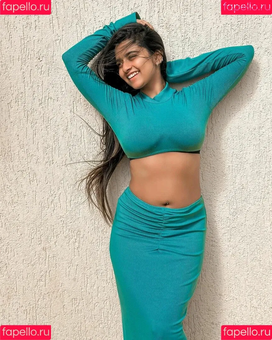 Suhana Khan Onlyfans Photo Gallery 