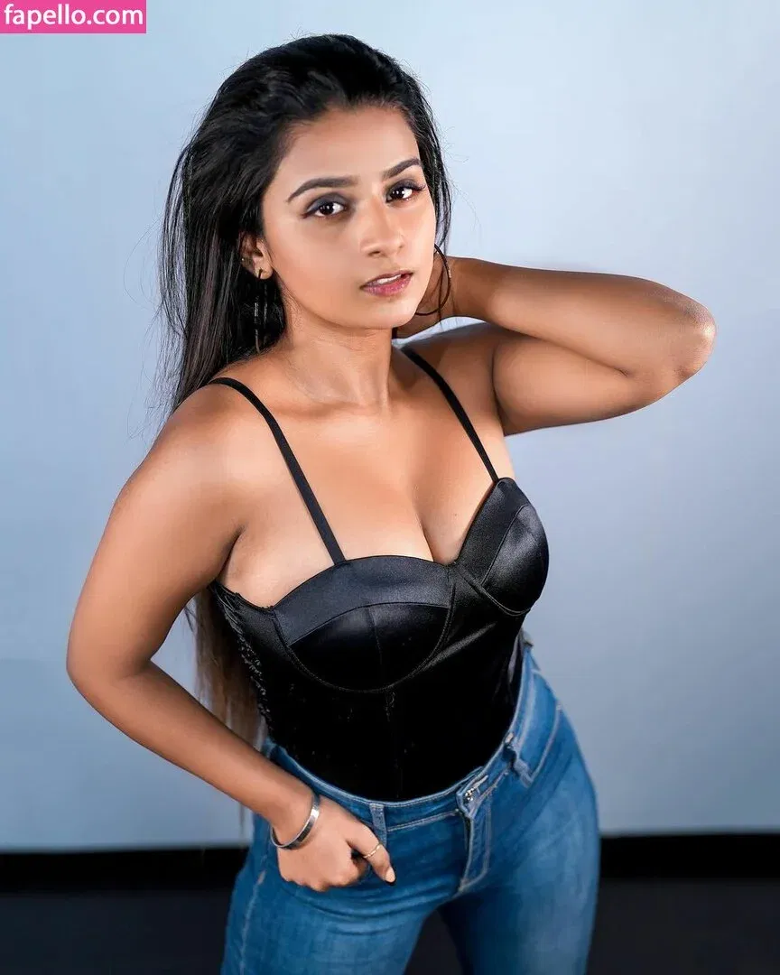 Suhana Khan Onlyfans Photo Gallery 