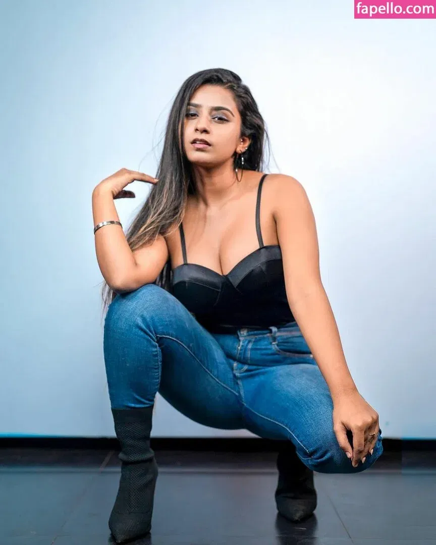 Suhana Khan Onlyfans Photo Gallery 