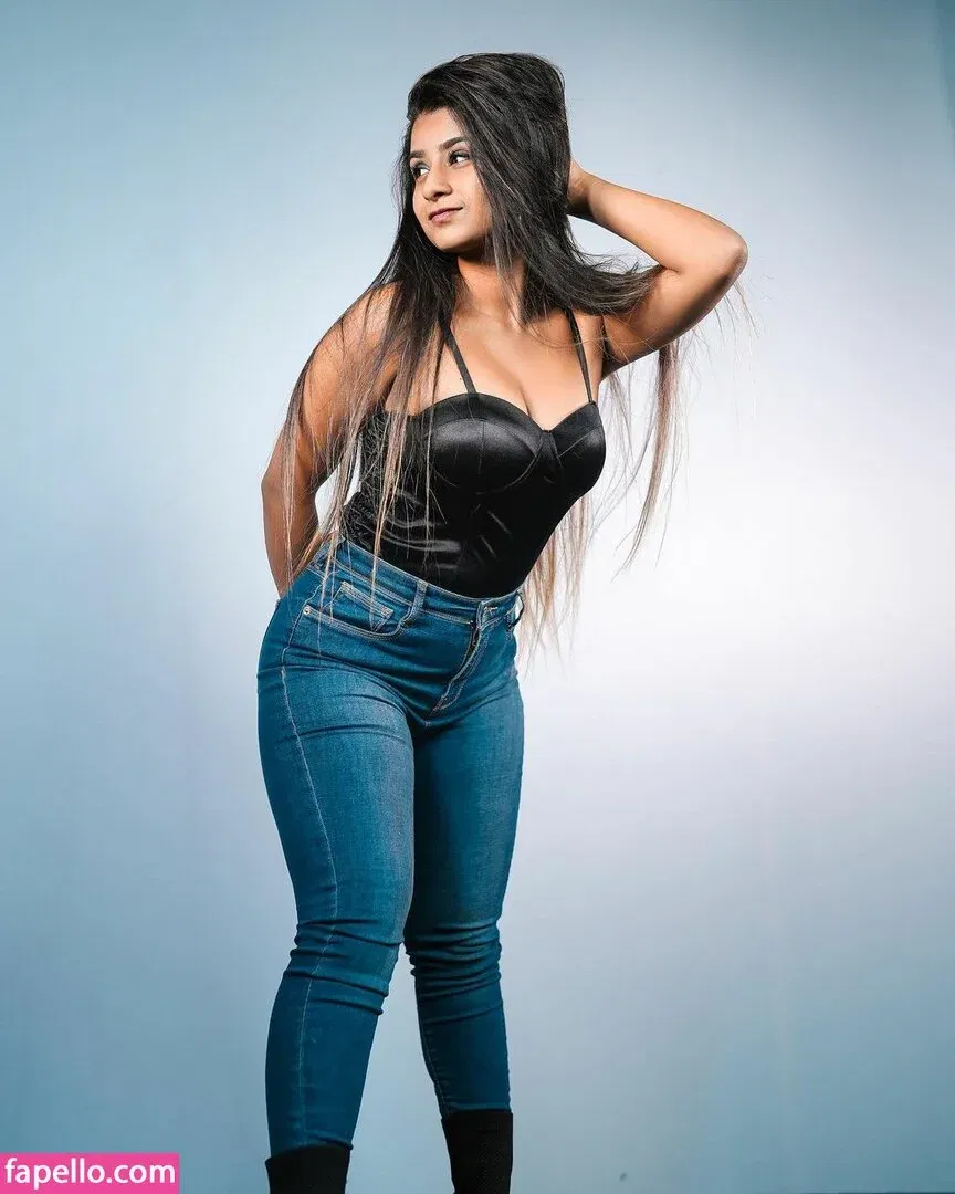 Suhana Khan Onlyfans Photo Gallery 