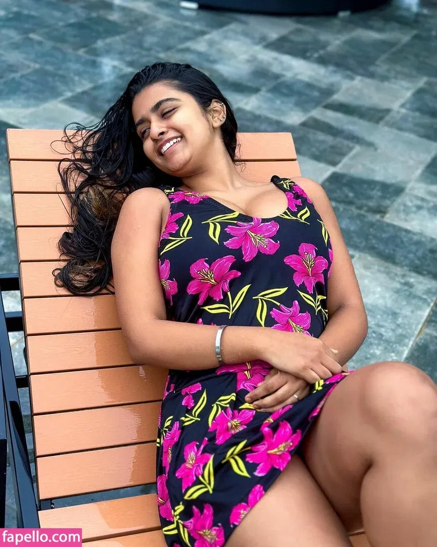 Suhana Khan Onlyfans Photo Gallery 