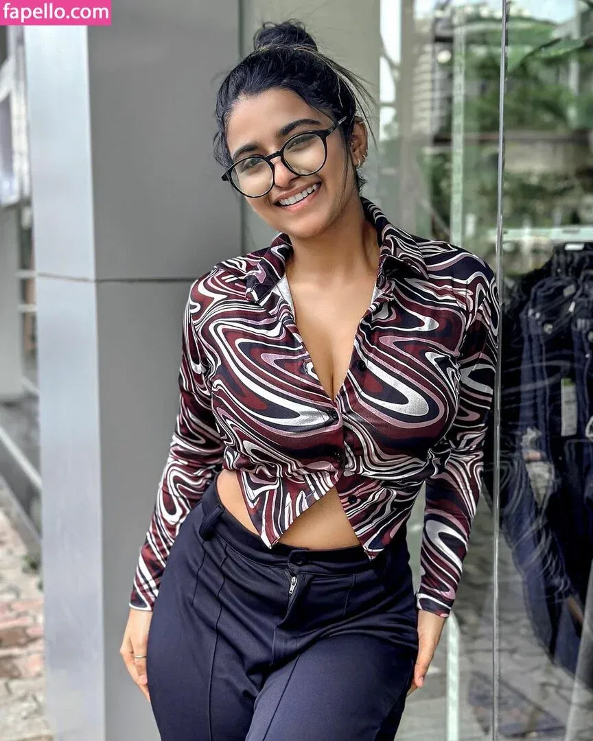 Suhana Khan Onlyfans Photo Gallery 