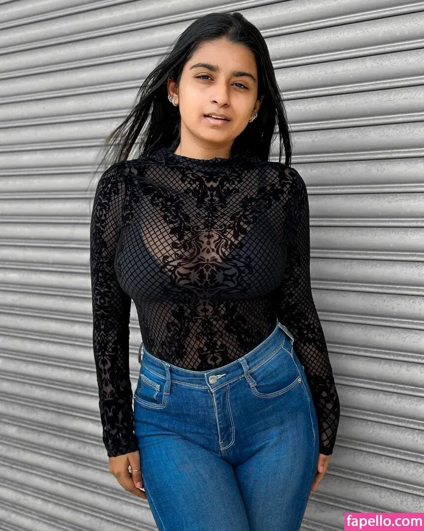 Suhana Khan Onlyfans Photo Gallery 