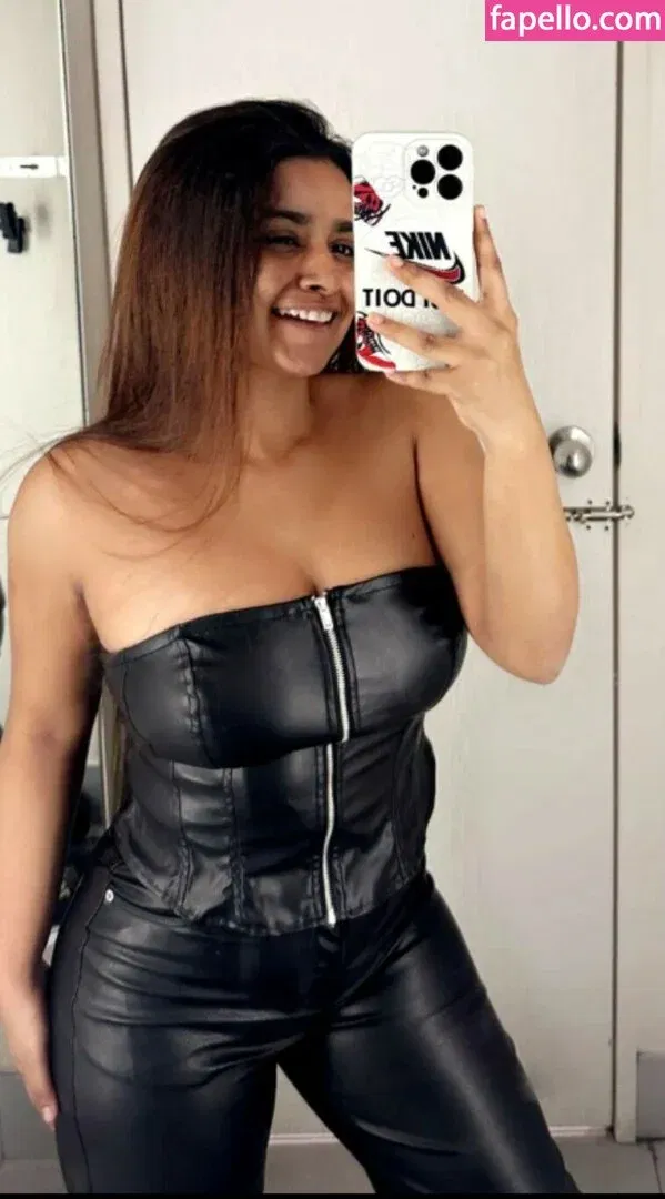 Suhana Khan Onlyfans Photo Gallery 