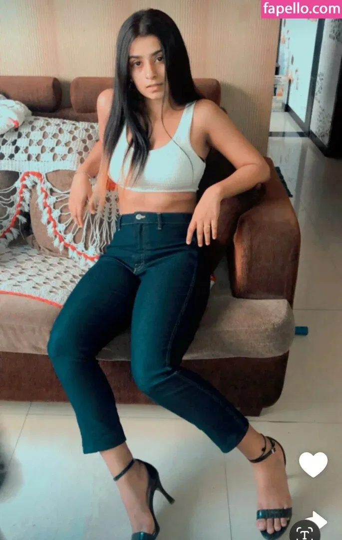 Suhana Khan Onlyfans Photo Gallery 