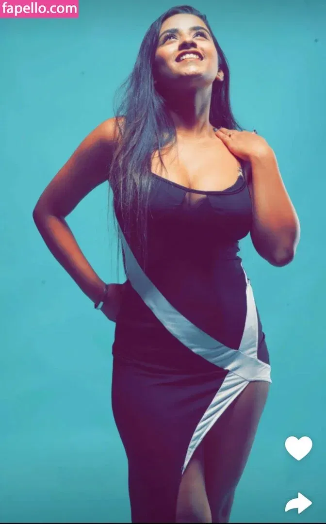 Suhana Khan Onlyfans Photo Gallery 