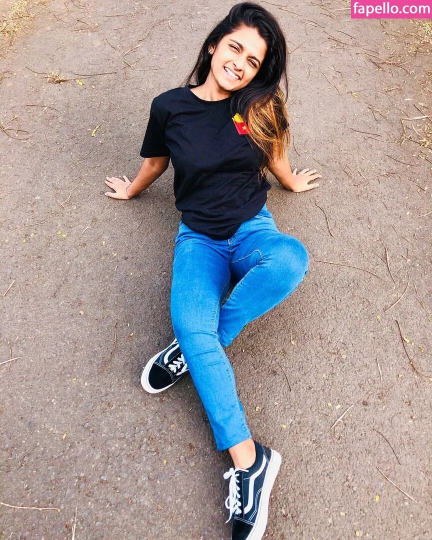 Suhana Khan Onlyfans Photo Gallery 