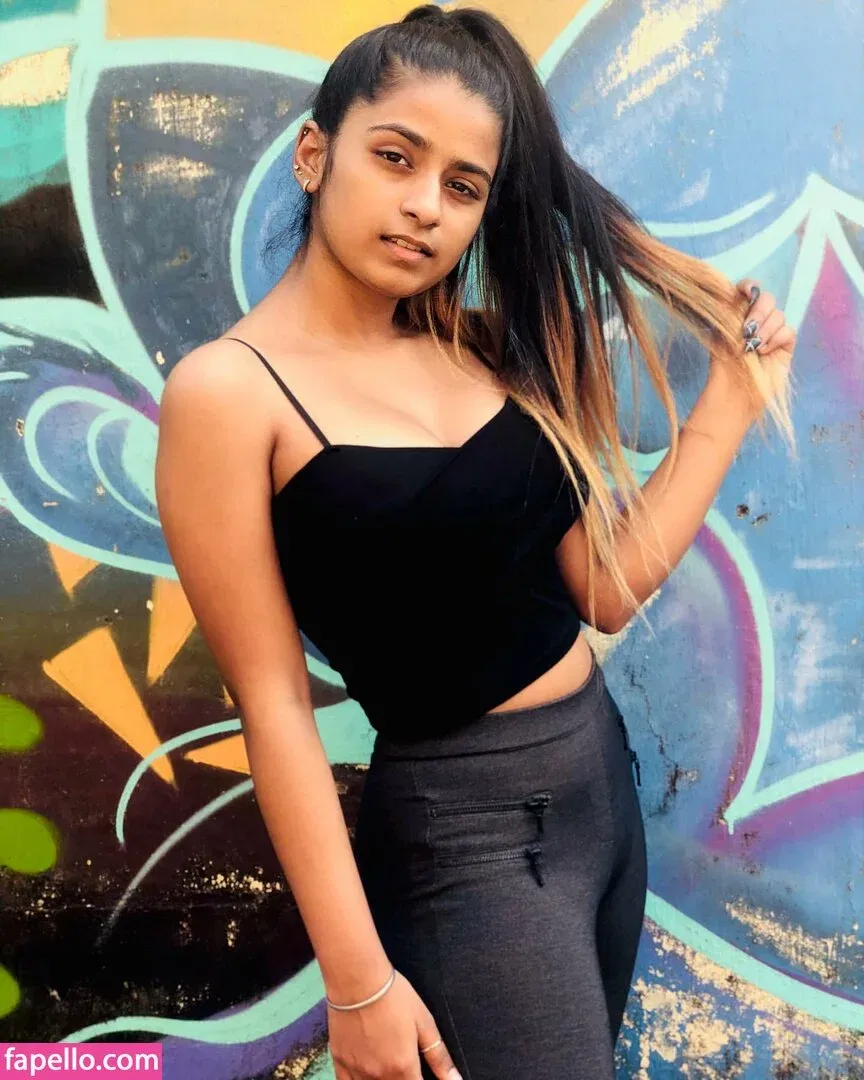 Suhana Khan Onlyfans Photo Gallery 