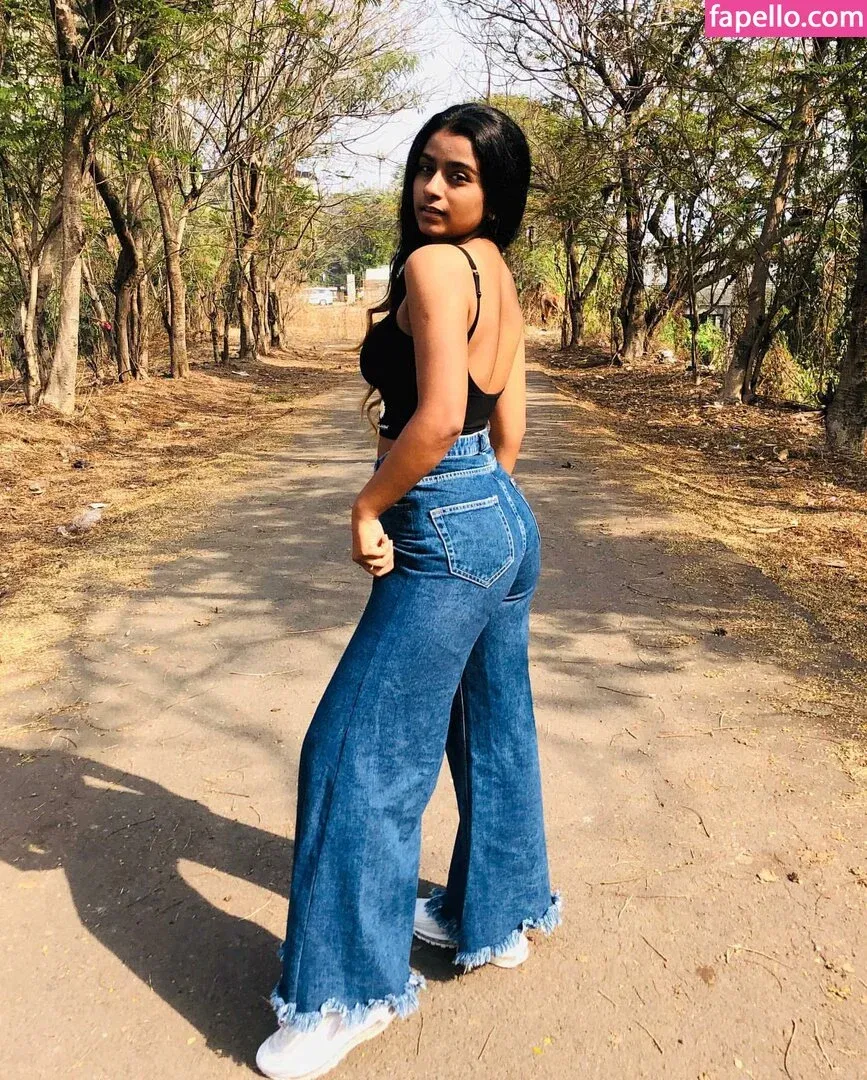 Suhana Khan Onlyfans Photo Gallery 