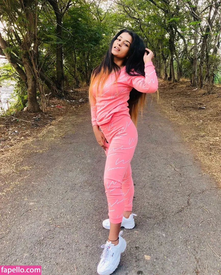 Suhana Khan Onlyfans Photo Gallery 