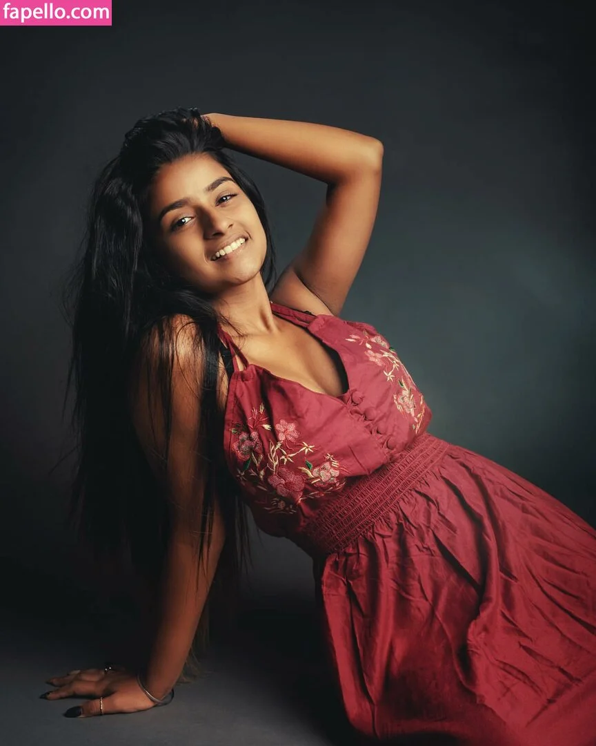 Suhana Khan Onlyfans Photo Gallery 