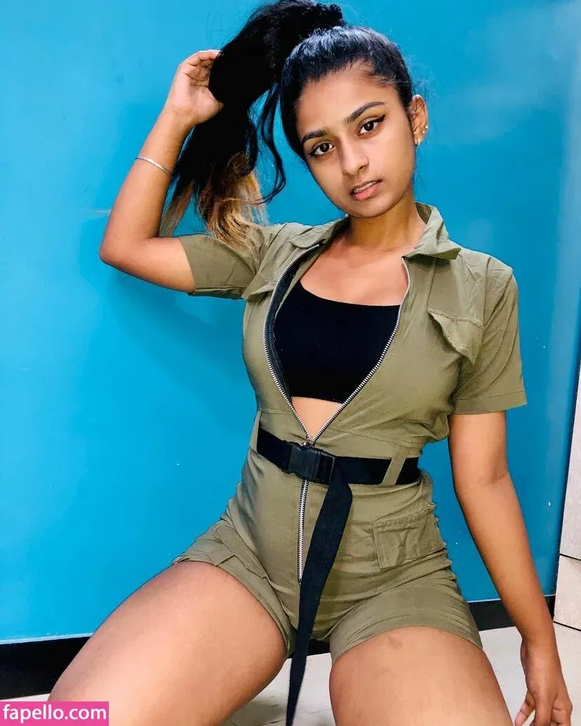 Suhana Khan Onlyfans Photo Gallery 