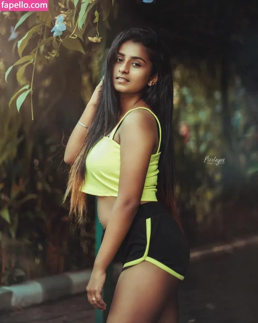 Suhana Khan Onlyfans Photo Gallery 