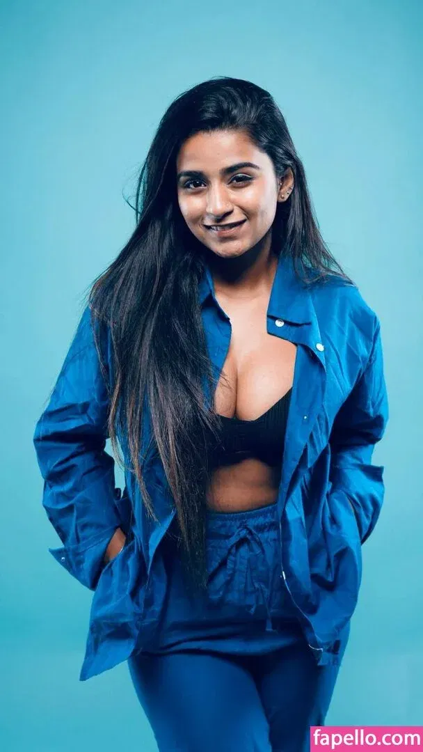 Suhana Khan Onlyfans Photo Gallery 