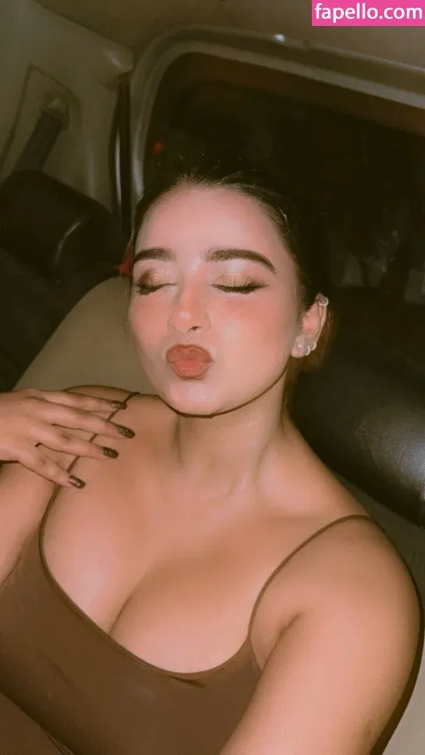 Suhana Khan Onlyfans Photo Gallery 